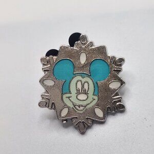 Disney Pin Hidden Mickey Snowflake Collection Mickey Mouse 2007 DLR Hotel